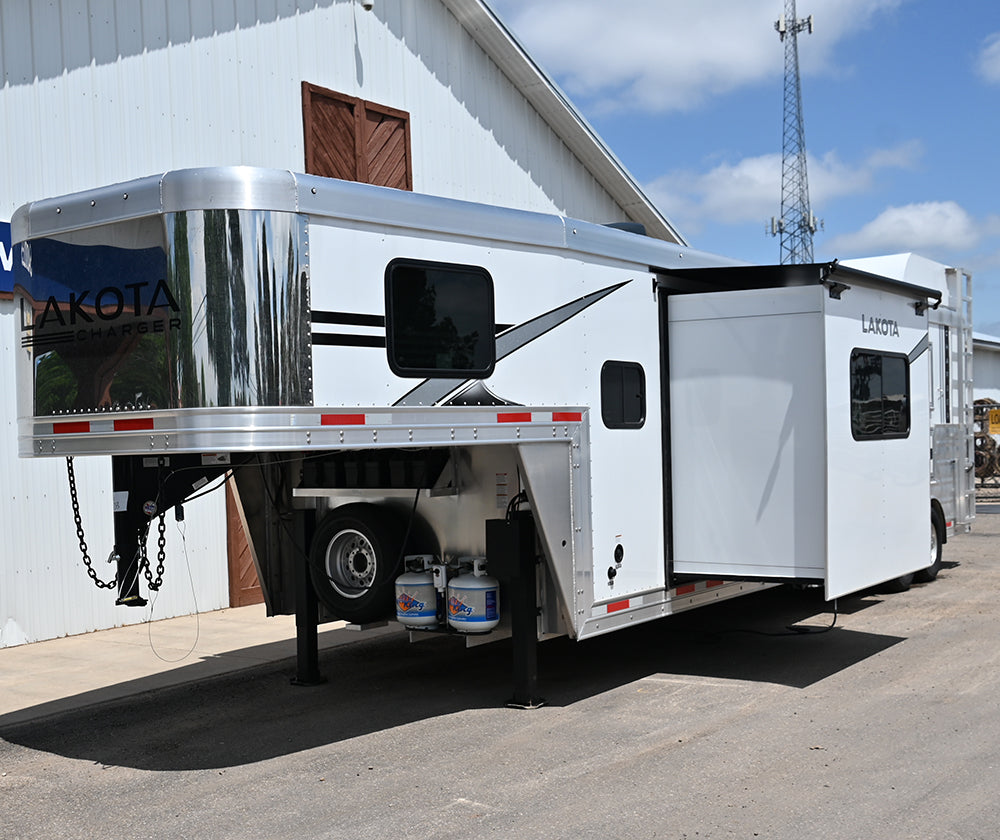 2025 Lakota Charger 3 Horse with 13' LQ, Slide Out, Hayrack