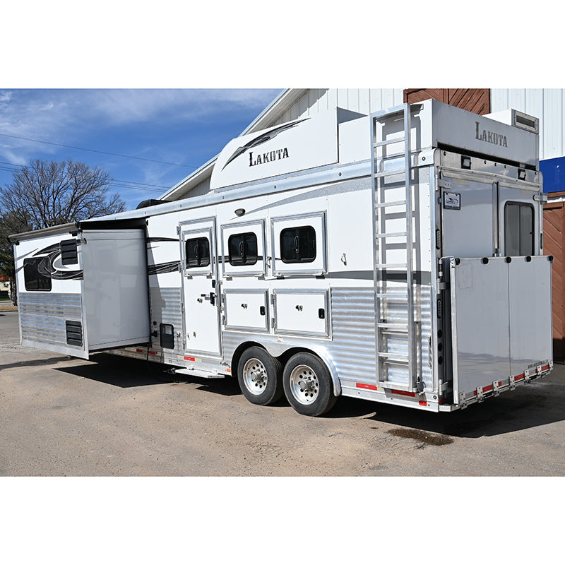 2016 Lakota Bighorn 3 Horse Trailer BH8316SR with Slide Out