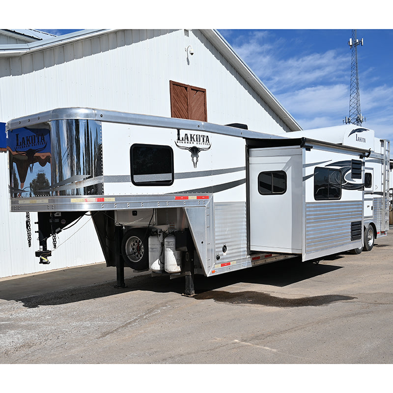 2016 Lakota Bighorn 3 Horse Trailer BH8316SR with Slide Out