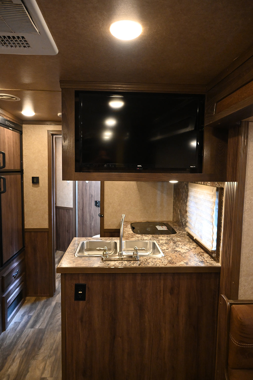 2019 Lakota 4 Horse 15' LQ Model C8415 Horse Trailer