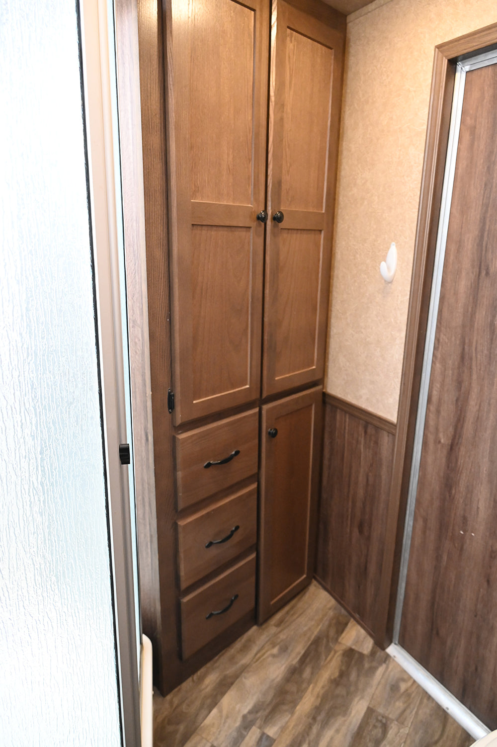 2019 Lakota 4 Horse 15' LQ Model C8415 Horse Trailer
