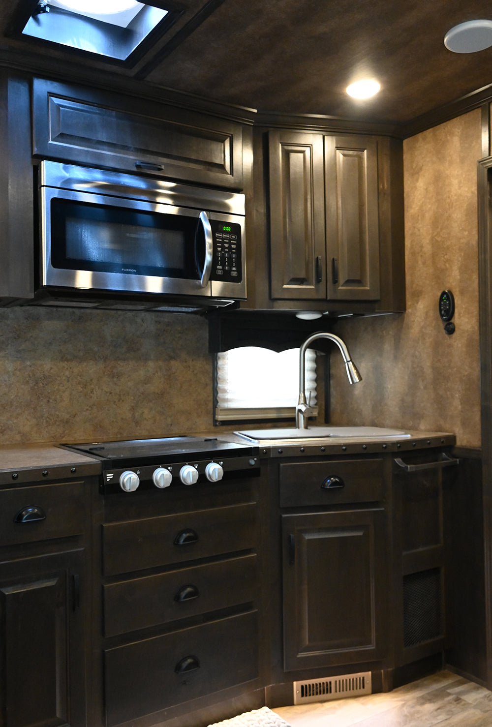 2020 Lakota Bighorn 3 Horse Trailer with 16' Living Quarter