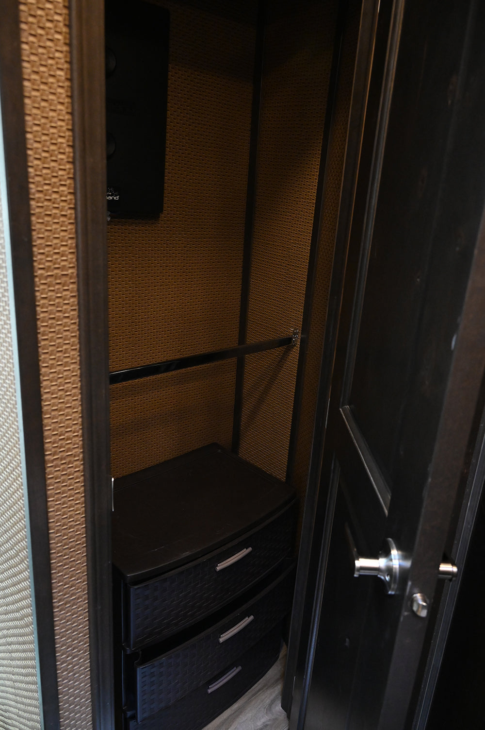 2020 Lakota Bighorn 3 Horse Trailer with 16' Living Quarter